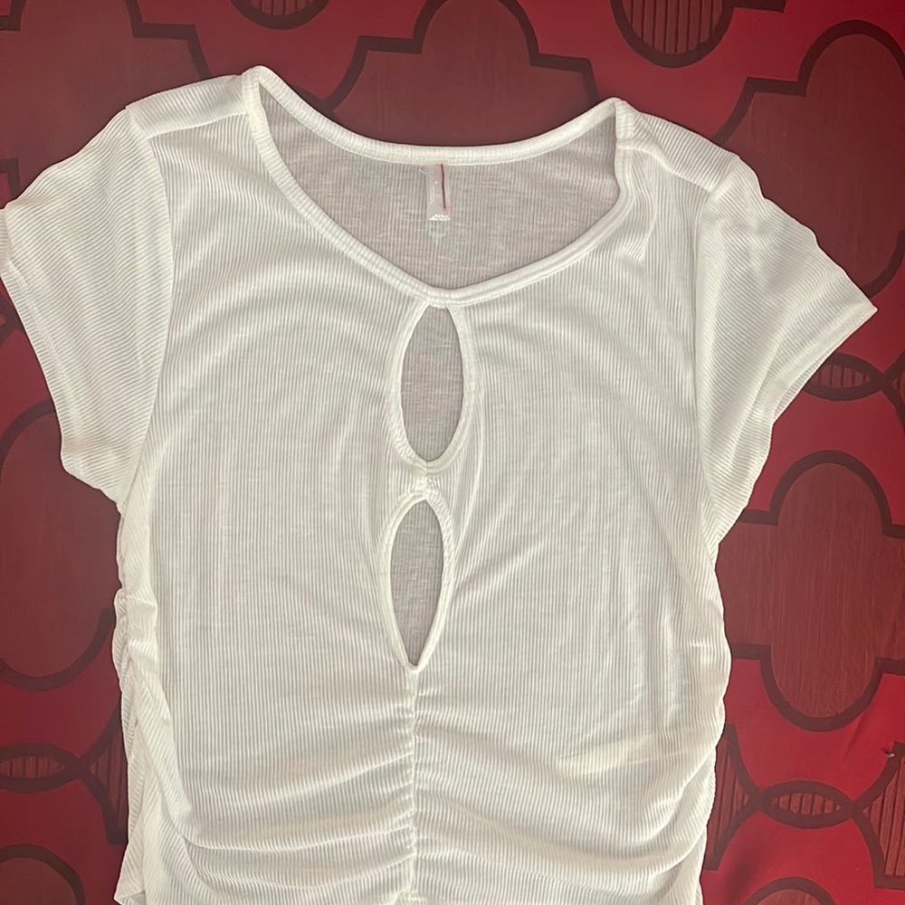 NWOT - Free People White Tee Size Medium Pit to Pit: 17.